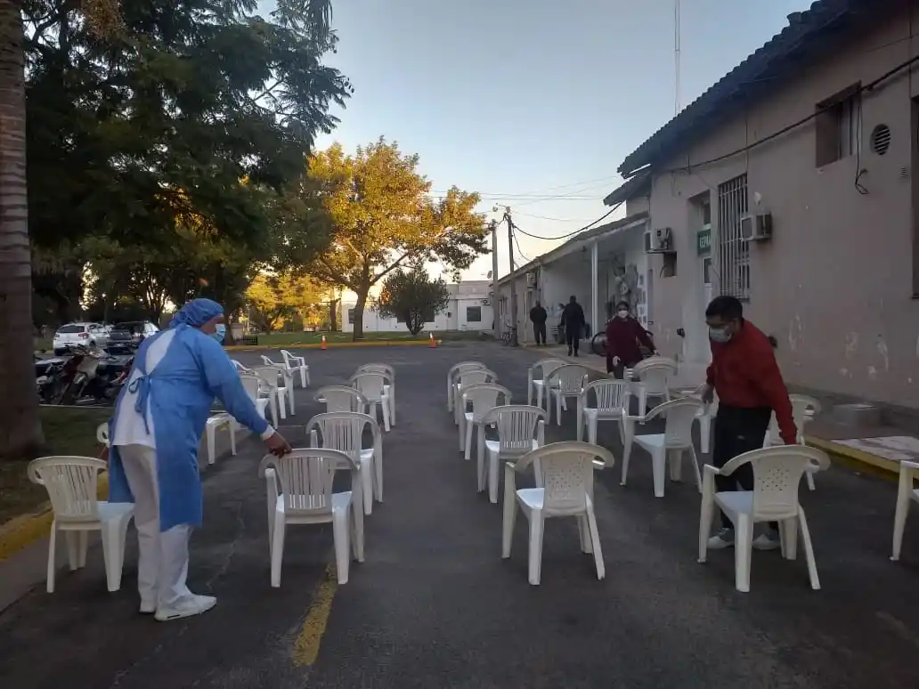 La cantidad de enfermos por covid-19 se mantiene cercano al centenar