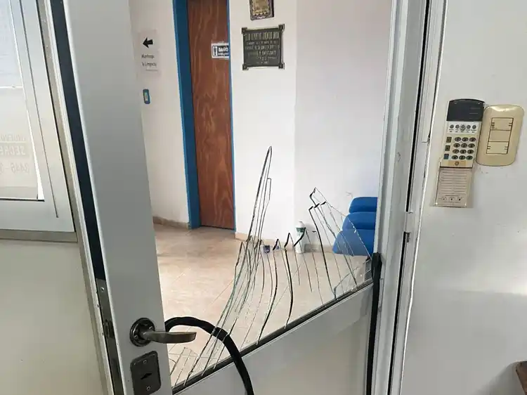 Suspendieron el partido entre Juventud y Lanús por incidentes en la previa