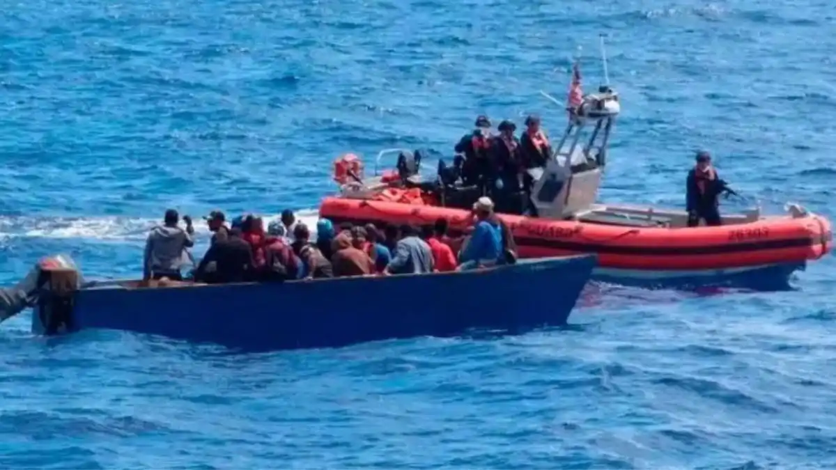 Coyotes dejaron abandonados a su suerte a 60 migrantes en costas panameñas