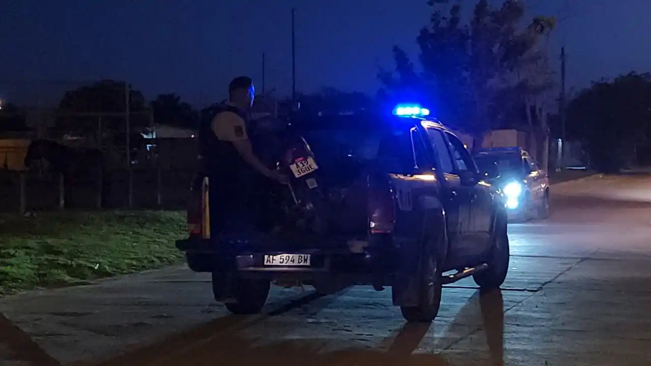 Detuvieron a un sospechoso en barrio Barranquitas que habría sido visto circulando armado