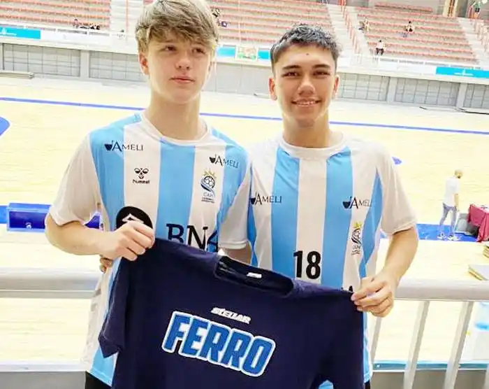 Jugadores de Ferro subcampeones  sudamericanos con la selección nacional