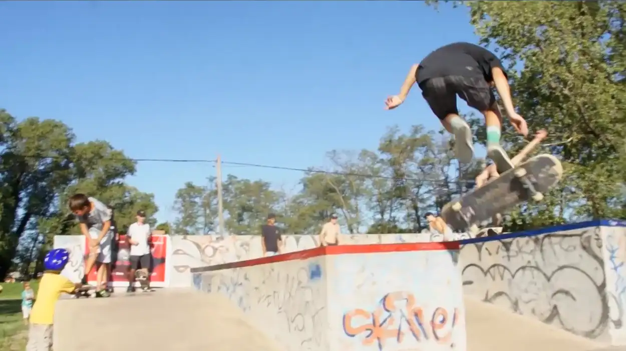 Cientos de jóvenes presentes en la muestra de las escuelas de BMX y skate