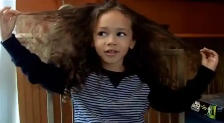 Un chico de 3 años quiere donar su pelo para enfermos de cáncer