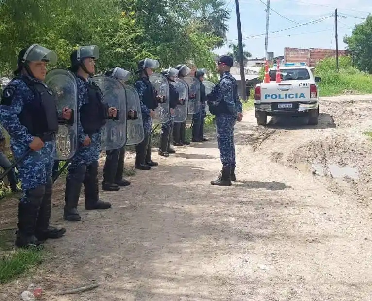 La Policía realizó 10 allanamientos simultáneos a un 
grupo de motoqueros que mantenía en vilo a los vecinos