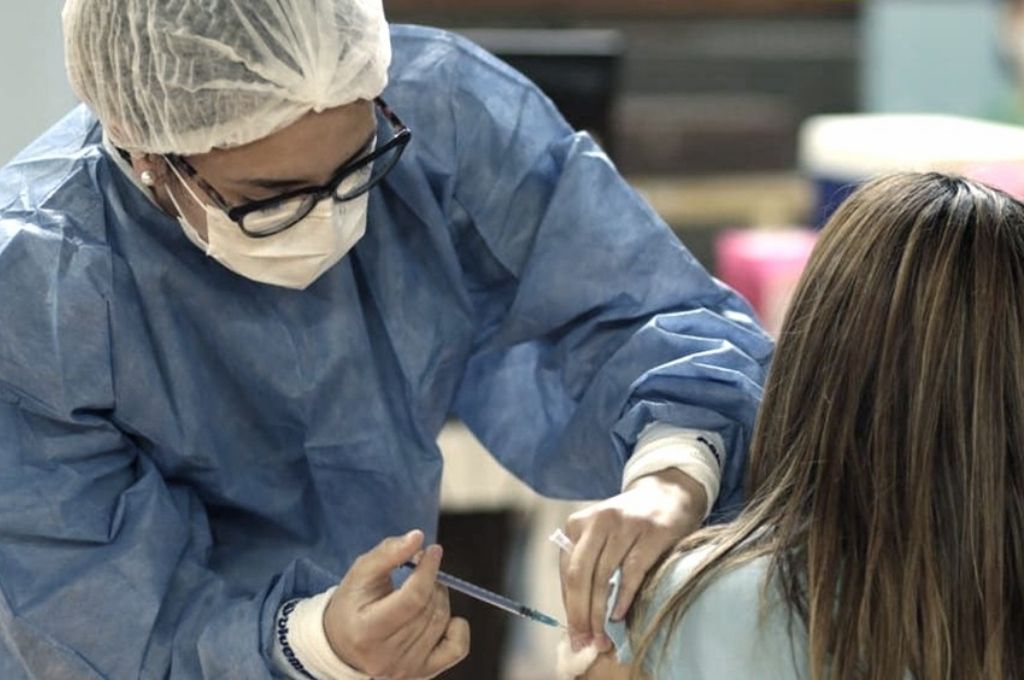 Abonan el bono de $6.500 a trabajadores de la salud en todo el país