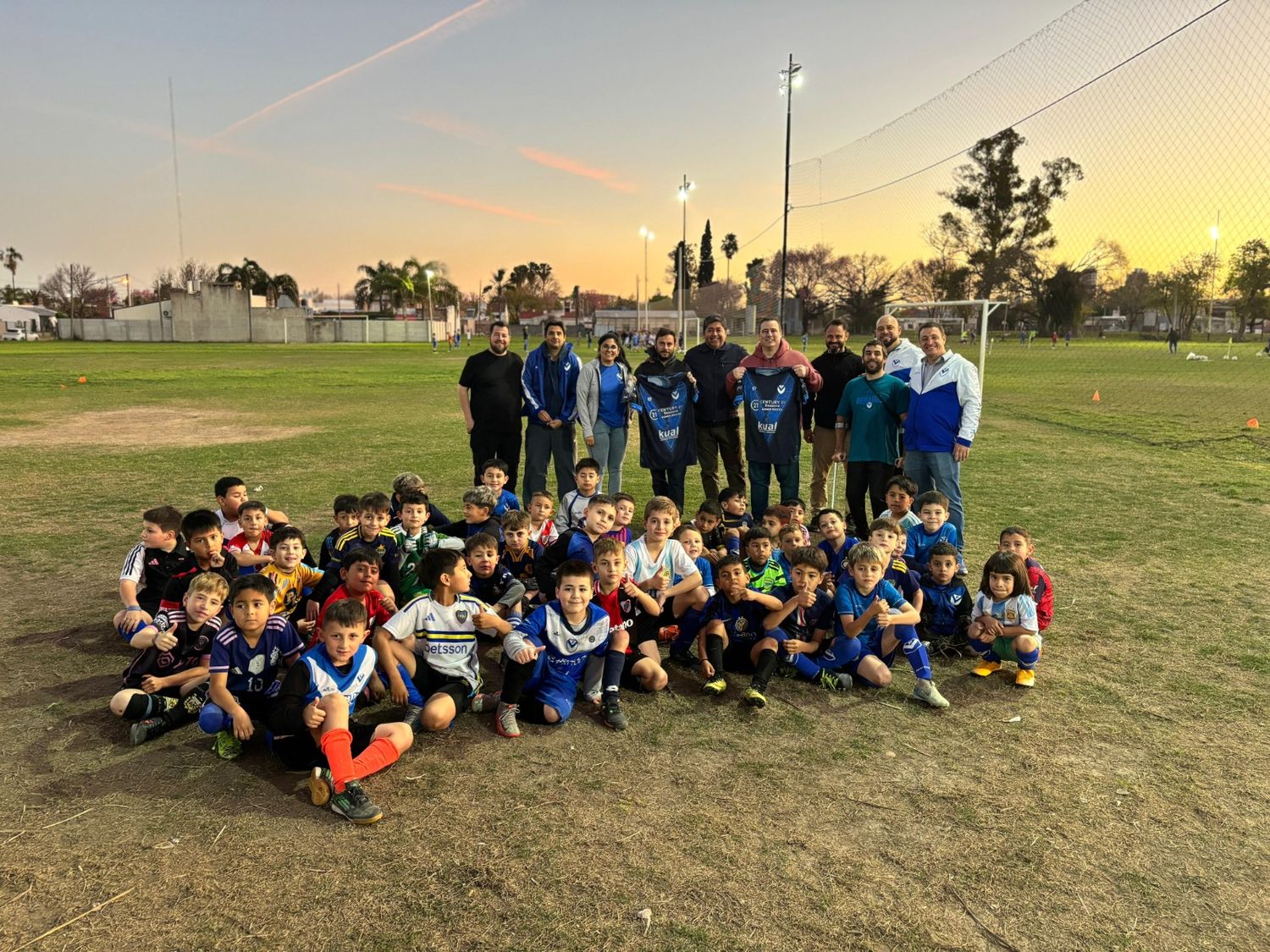 Funcionarios municipales visitaron el Club Peñarol