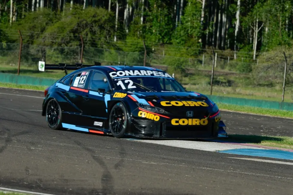 En Concordia, Jakos se sumó a la lista de ganadores de Turismo Carretera 2000
