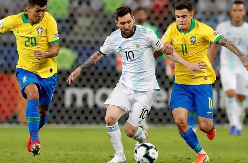 Argentina, con la vuelta de Messi, enfrenta a Brasil en Arabia Suadita
