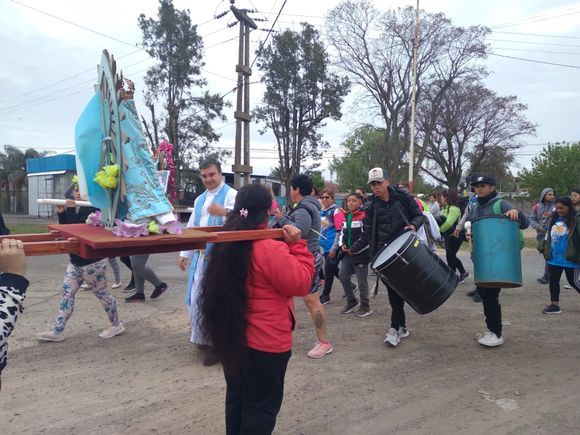 Partieron a Luján los peregrinos de Río Tala, con un homenaje especial
