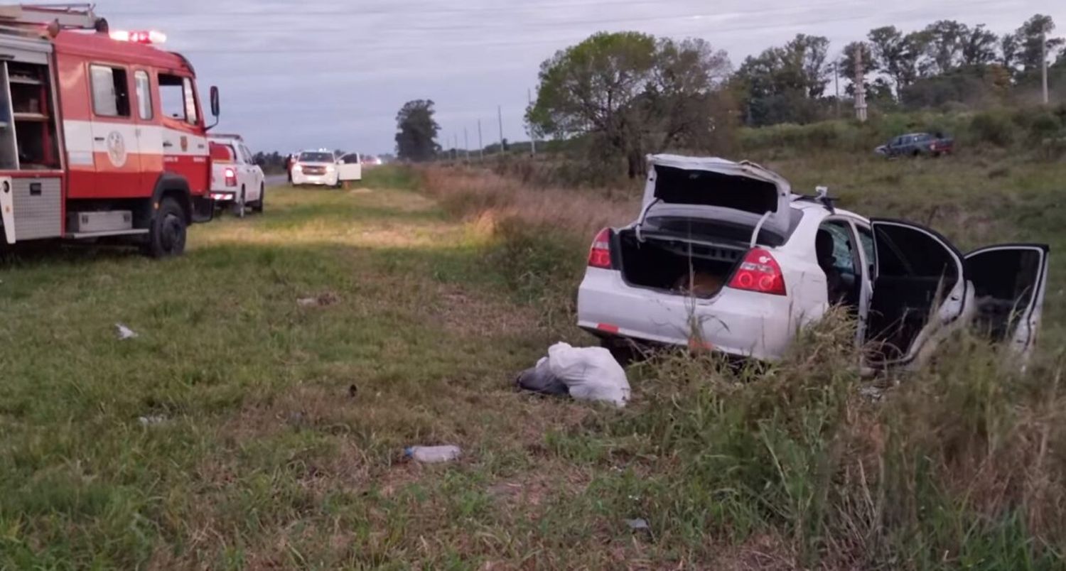 Video: un bache en la ruta 11 provocó un triple choque frontal al sur de Gobernador Crespo