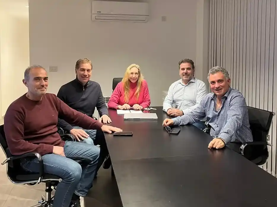 El frente La Libertad Avanza se repartió las secciones de PBA: 6 para los libertarios y dos para el PRO