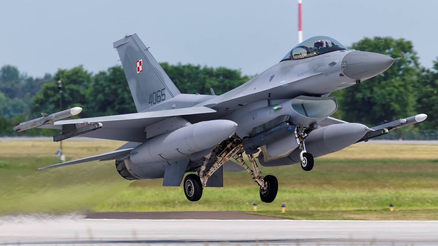 Poland moves forward with the modernization of its F-16 fighters to the Viper configuration, with an investment of up to USD 7.3 billion