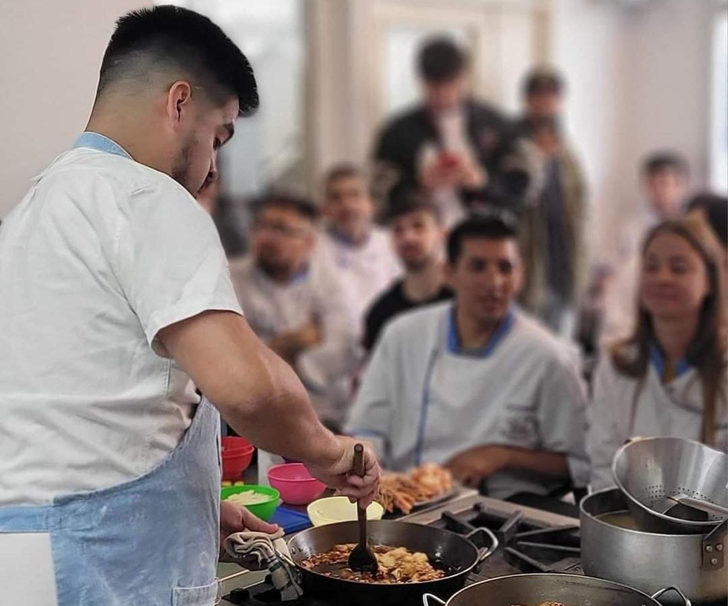 Clases de cocina, pastelería y coctelería en la quinta edición de "Entre Mares"