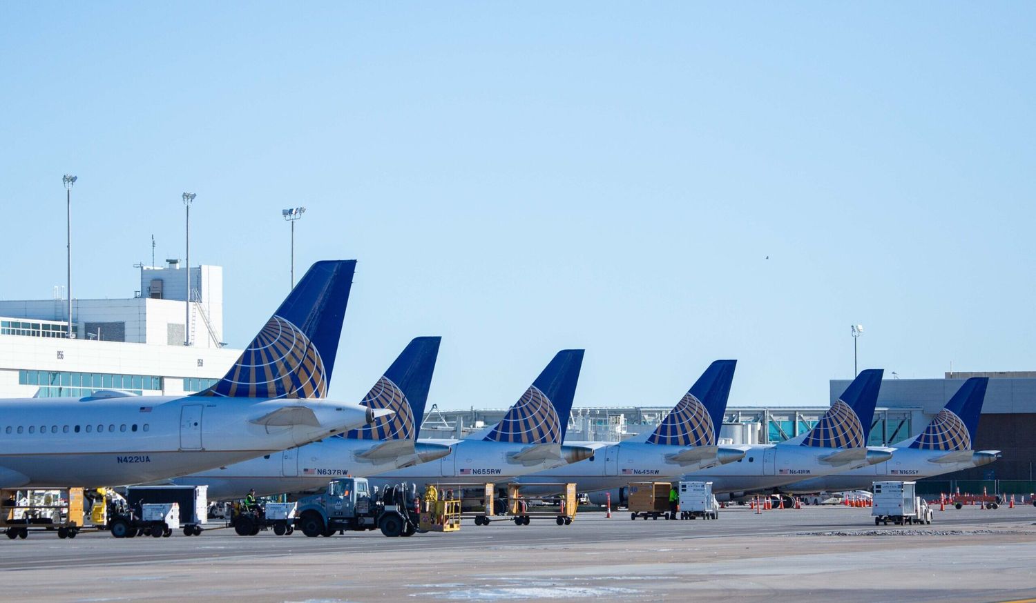 United Airlines will require vaccination against COVID-19 for all its employees in the United States