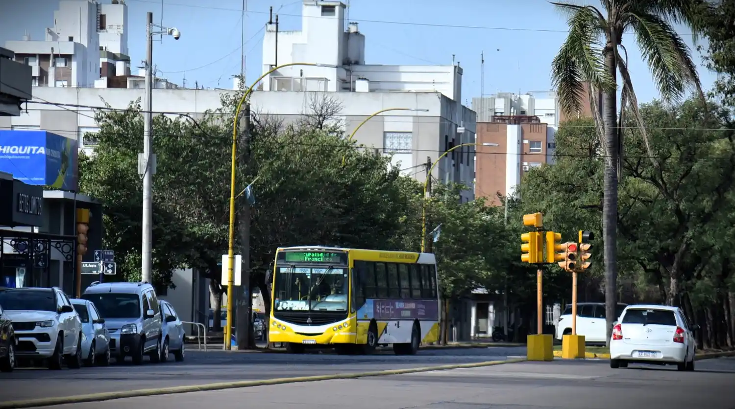 Transporte urbano: las líneas A y C retoman sus recorridos