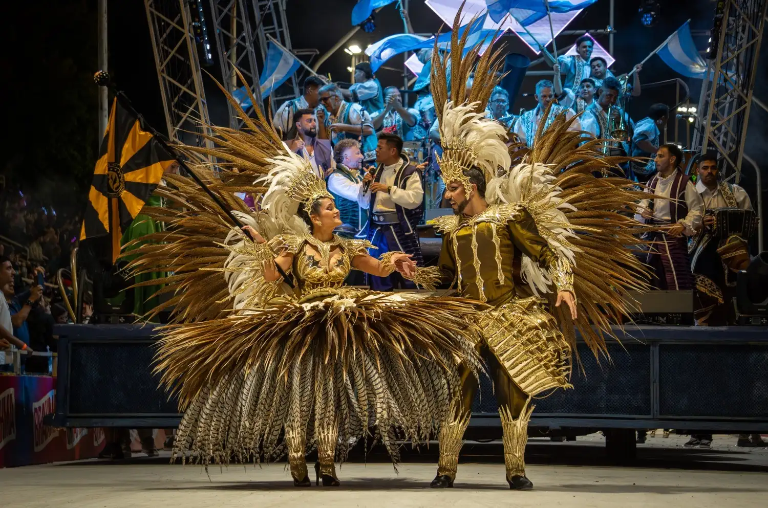 El Carnaval vivió una noche inolvidable y se mete en la recta final de la competencia
