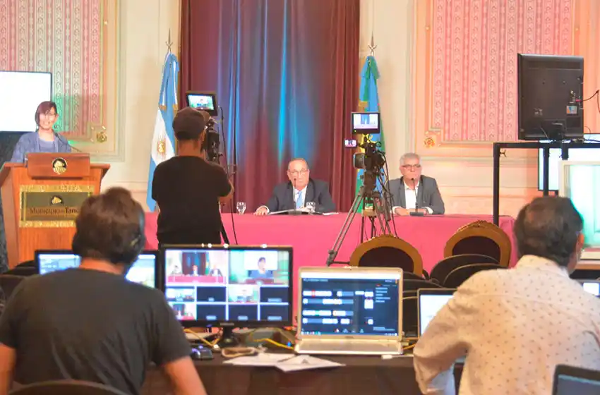 Lunghi abrió la 25º Cumbre anual de Mercociudades "Tandil 2020"