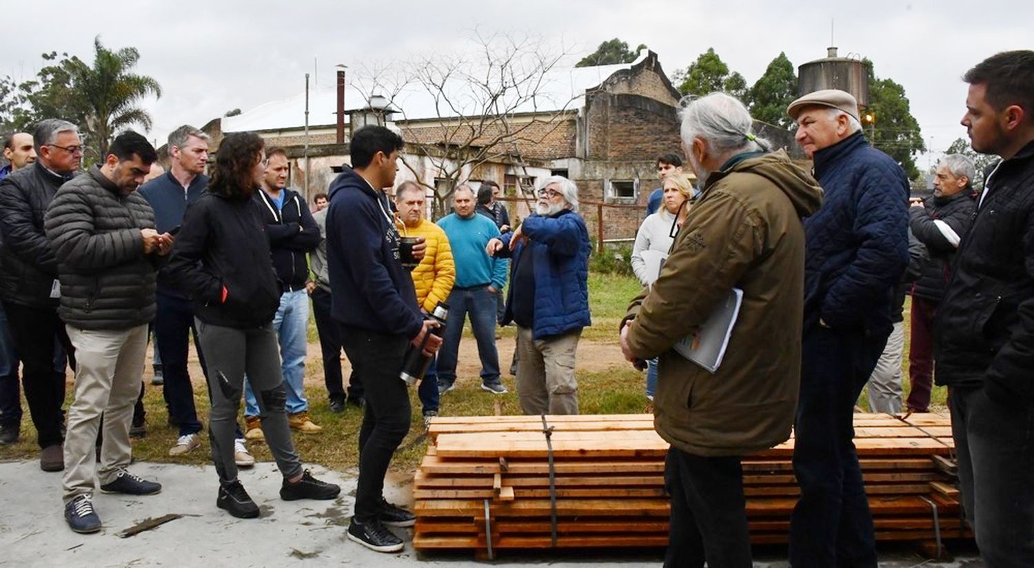 La Asociación Forestal Argentina visitó Concordia para interiorizarse del avance de las casas de madera