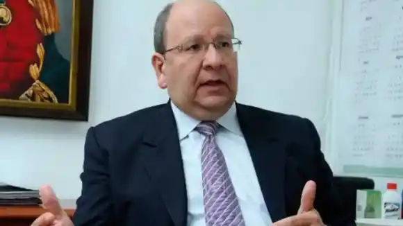 Exrector Vicente Díaz alerta: «Condiciones y garantías electorales no son lo mismo»