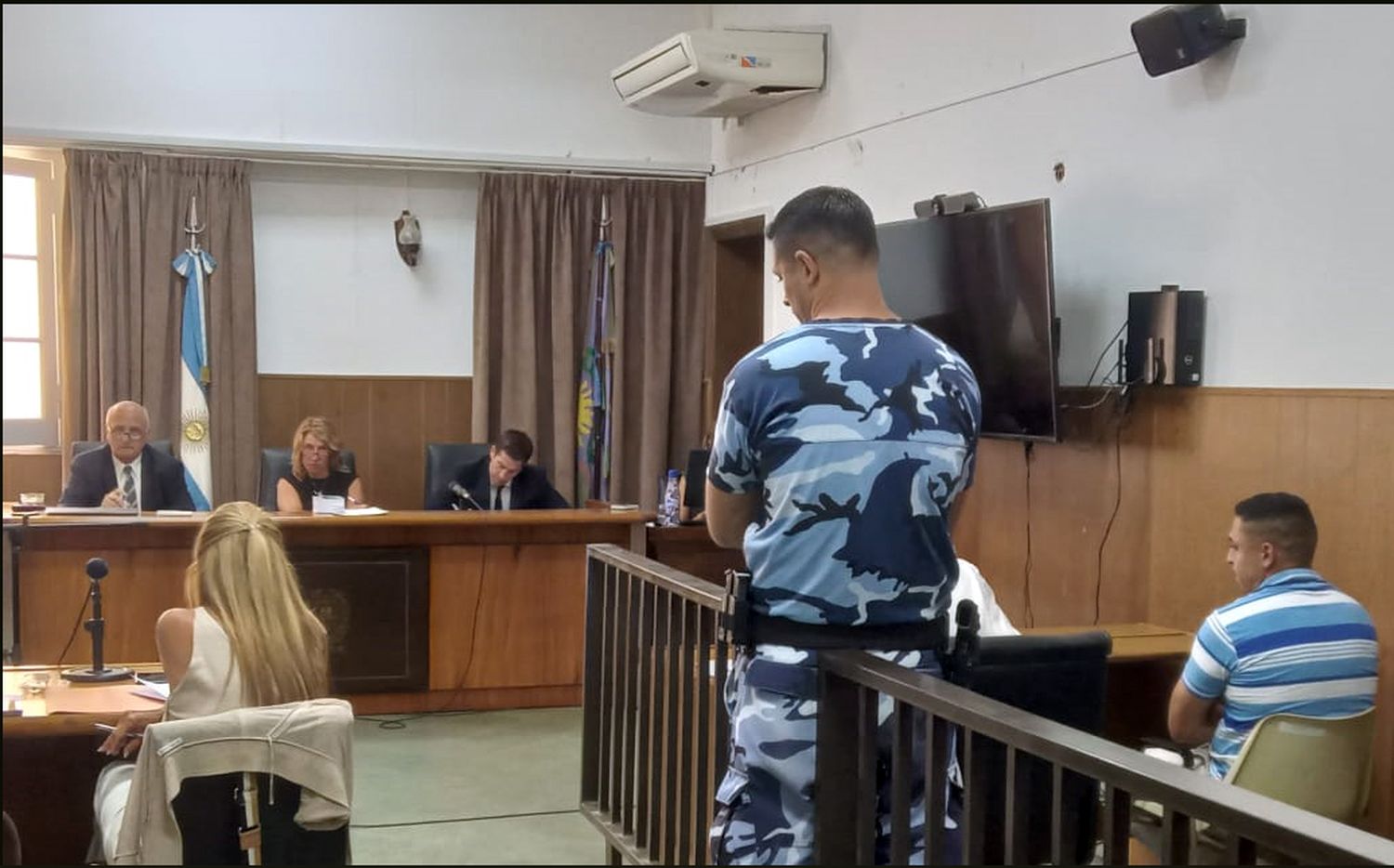 Varios testigos. Pasaron ayer por el recinto del Tribunal en la primera jornada de debate
