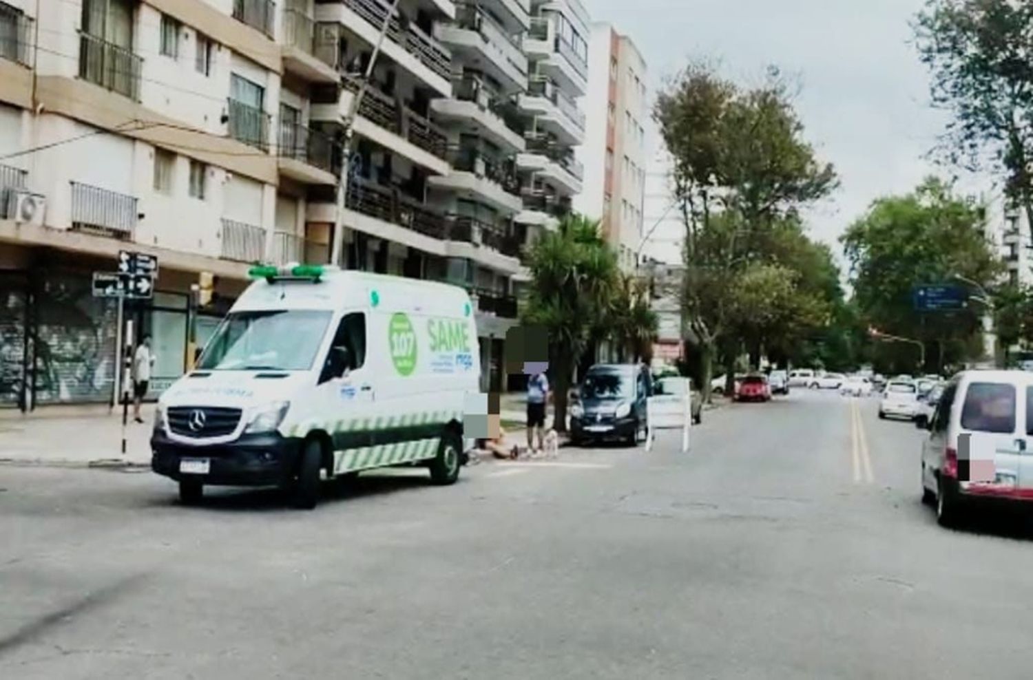 Conductor a bordo de una camioneta embistió a tres personas en La Perla