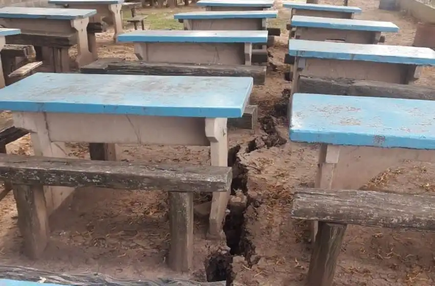 Impactantes imágenes: se agrietó el club Mitre por la histórica bajante del Paraná