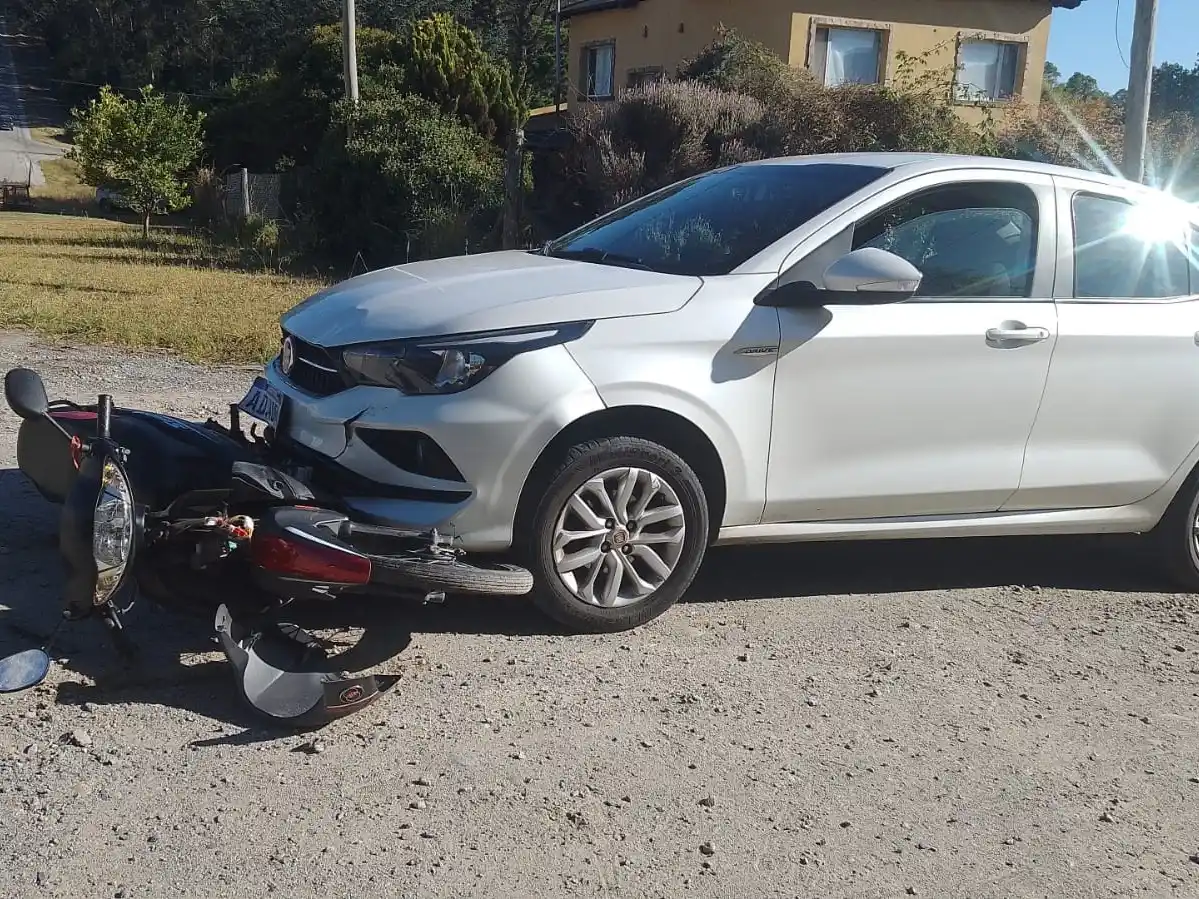 Una joven fue trasladada al Hospital tras un accidente de tránsito