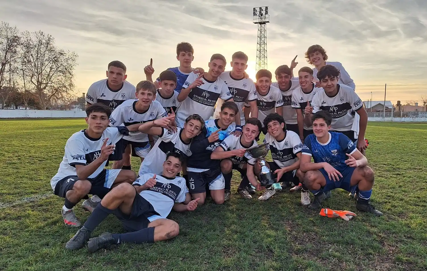 Dos festejos para Gimnasia y uno de Santamarina y Ferro