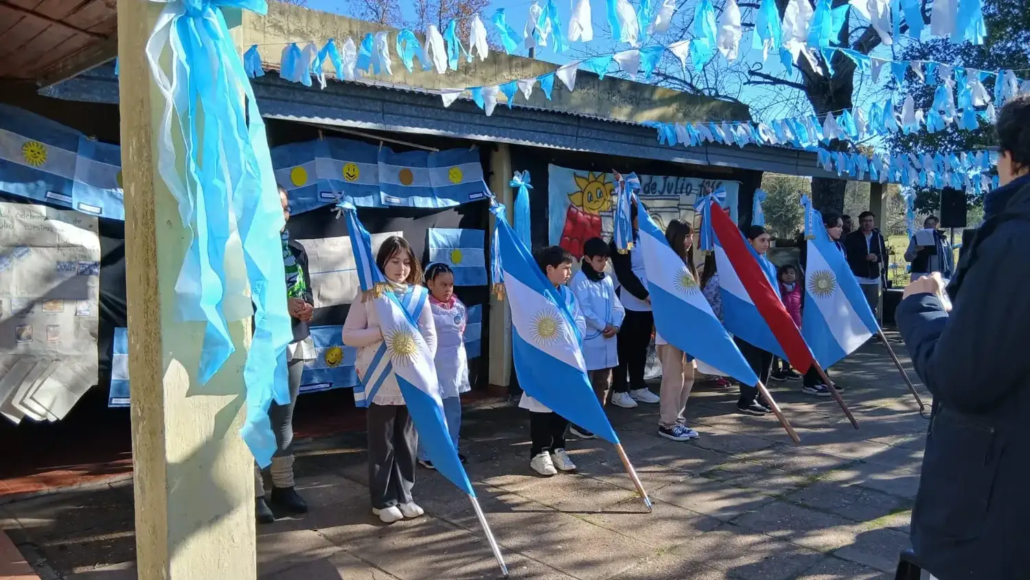 Emotiva celebración comunitaria por el "Día de la Independencia" en Aldea Asunción