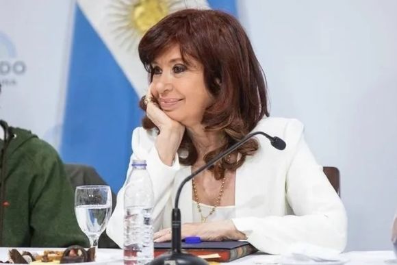 Cristina Kirchner consideró como "inaceptable" el nuevo aumento que el Gobierno concedió a las prepagas
