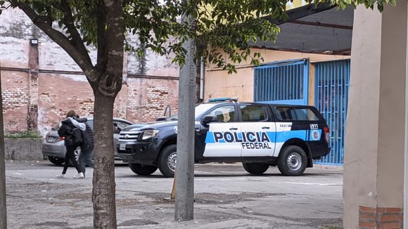 Allanan comercios y una vivienda en zona rural por venta ilegal de medicamentos