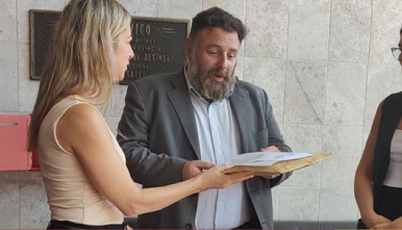 El fiscal Reinares Solari presidió el acto de apertura de los buzones. Foto: Gentileza.