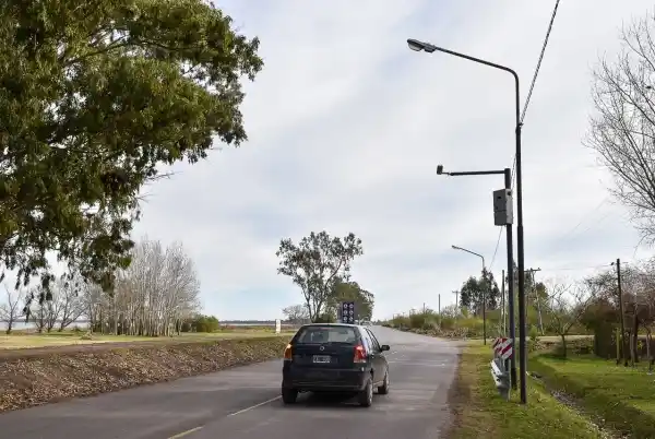 Ya se encuentran operativos los radares en el camino de circunvalación de la laguna
