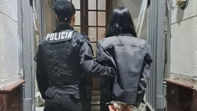 Una joven alcoholizada que chocó a un ciclista en Oroño y trató de huir fue demorada