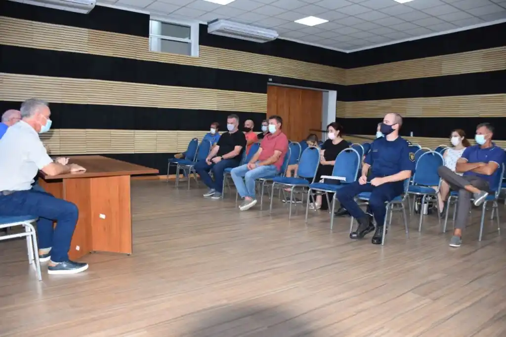 Crespo deja en manos de los privados el solicitar pase sanitario