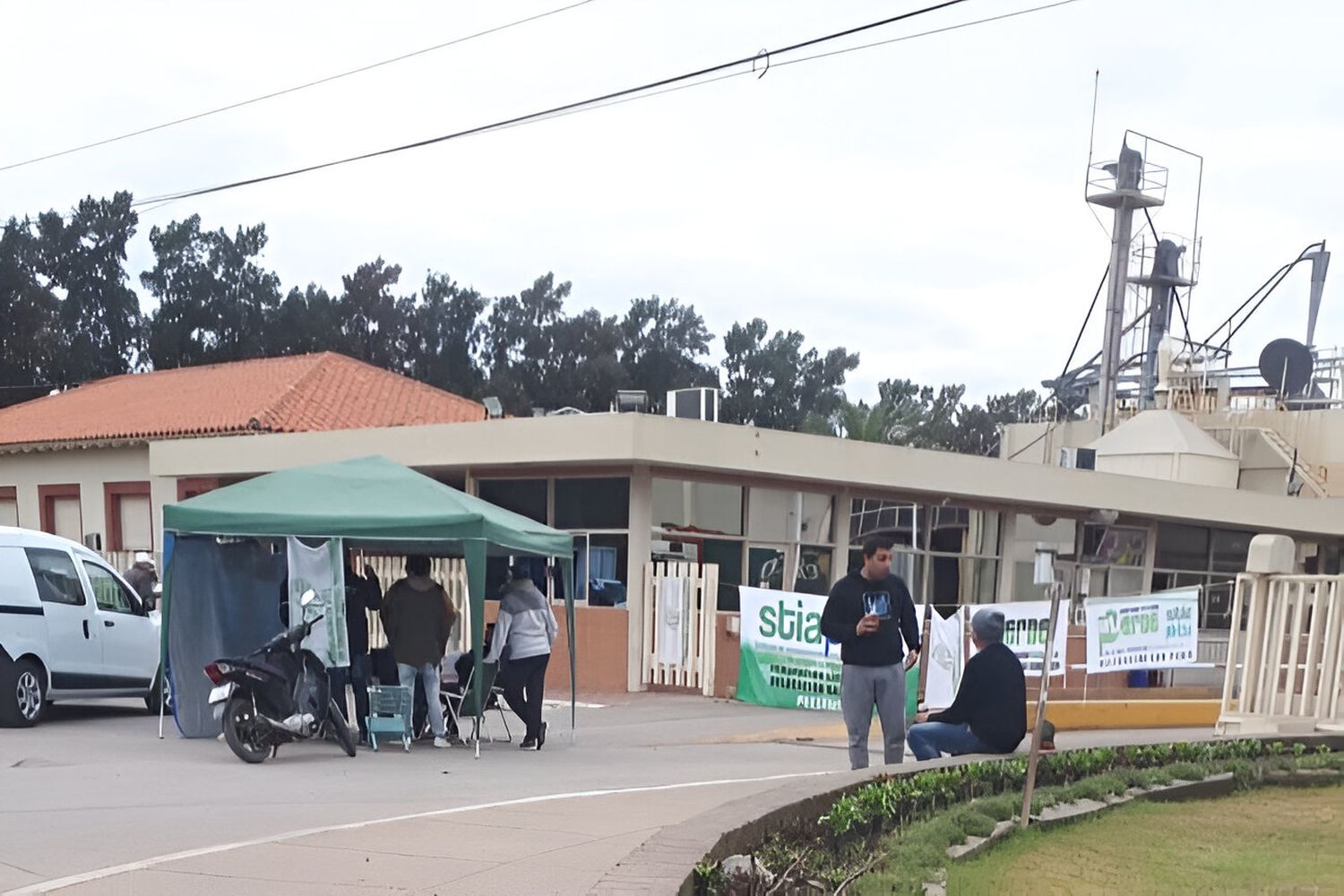 Bloqueo en el acceso a Arcor por medida de fuerza del Sindicato de la Alimentación