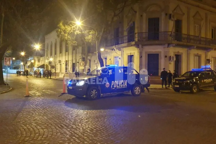 Rafaelinos se manifestaron frente al Colegio San José pidiendo justicia por el presunto caso de abuso sexual