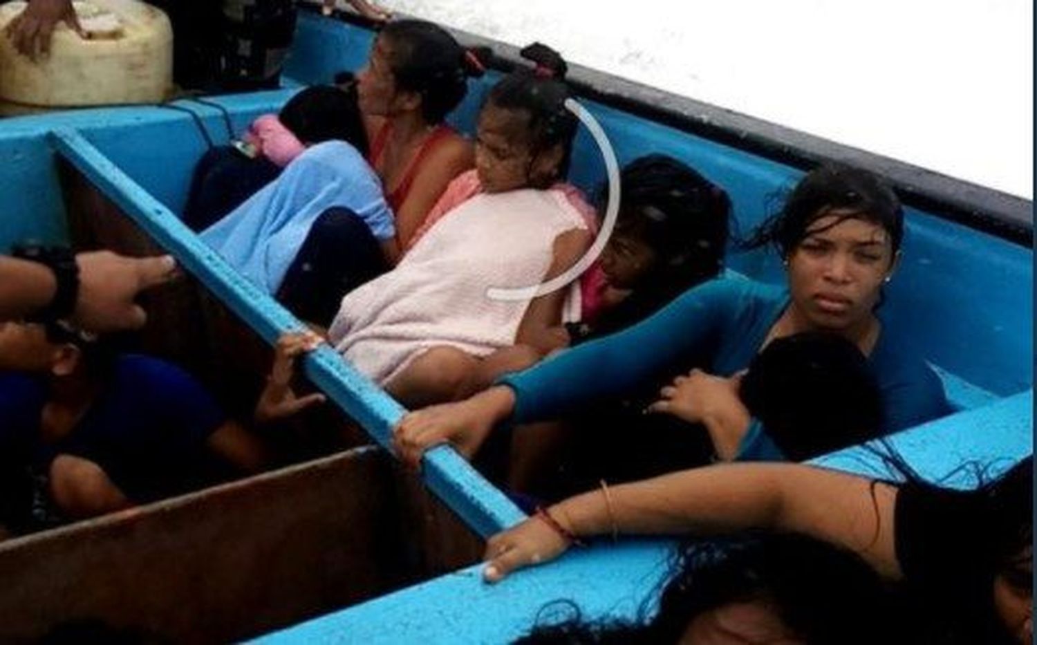 NUEVA DEPORTACIÓN MASIVA DESDE TRINIDAD Y TOBAGO 130 venezolanos lanzados al mar