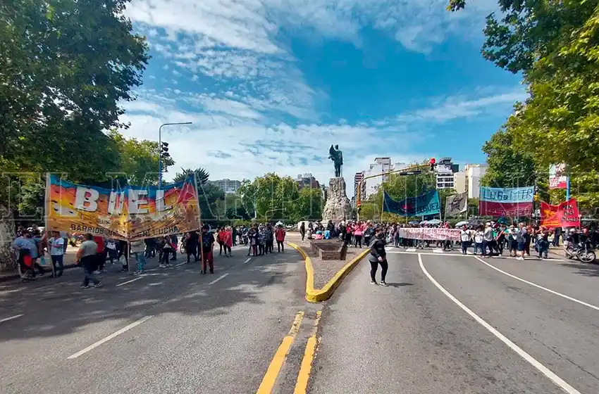 Corte de tránsito en la zona del Monumento San Martín