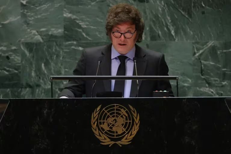 Dijo que busca “imponer un modelo de gobierno supranacional de burócratas internacionales”.