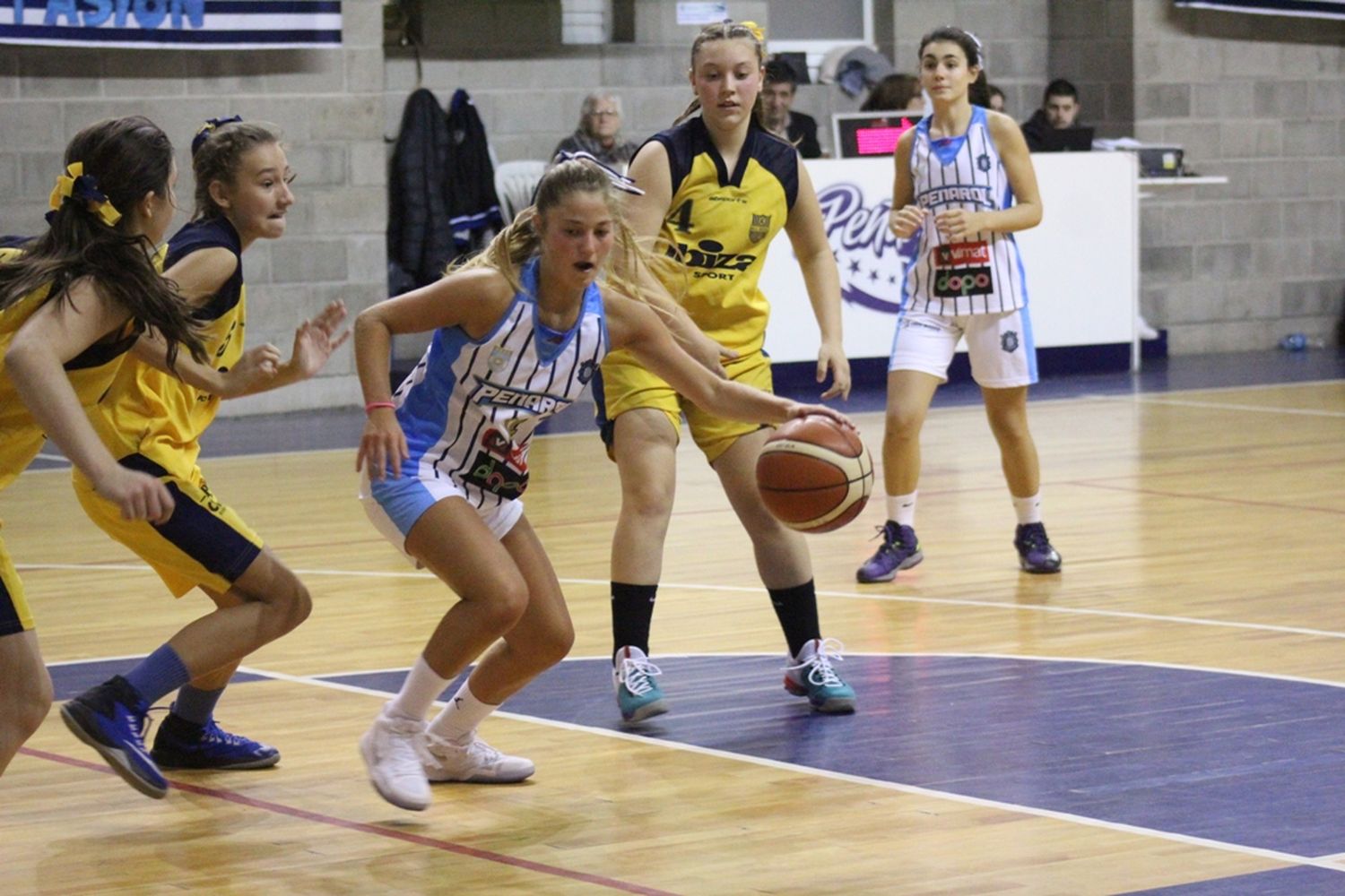 Peñarol ganó y clasificó en el Argentino U15