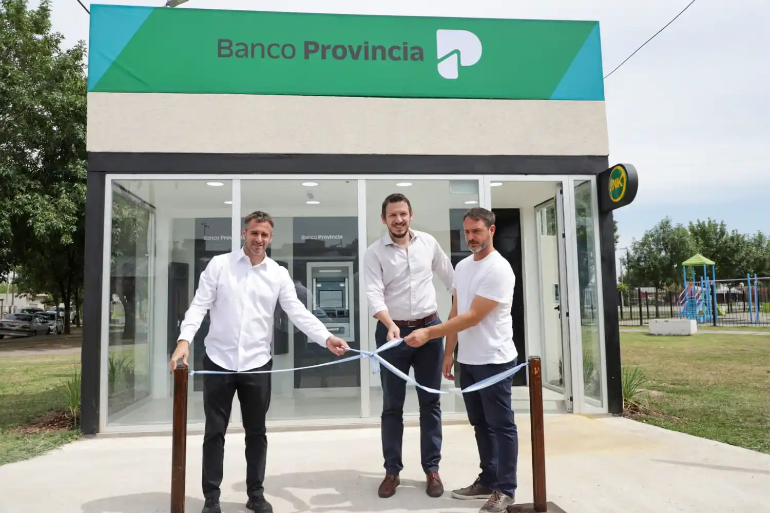 Pilar: Inauguraron un nuevo cajero en el barrio de Peruzotti