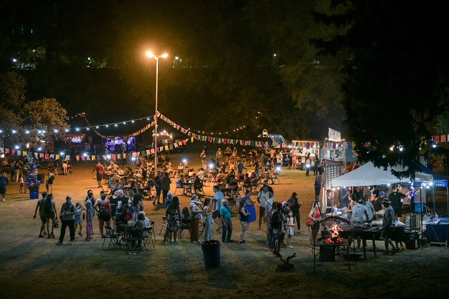 Finaliza Música en el Anfiteatro con una noche de cumbia
