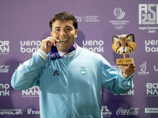 Tomás Olivera, oro en anzamiento de martillo. Foto:COA