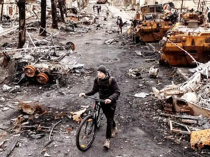 Cuatro años de guerra en Ucrania: los números del horror y las voces en pugna