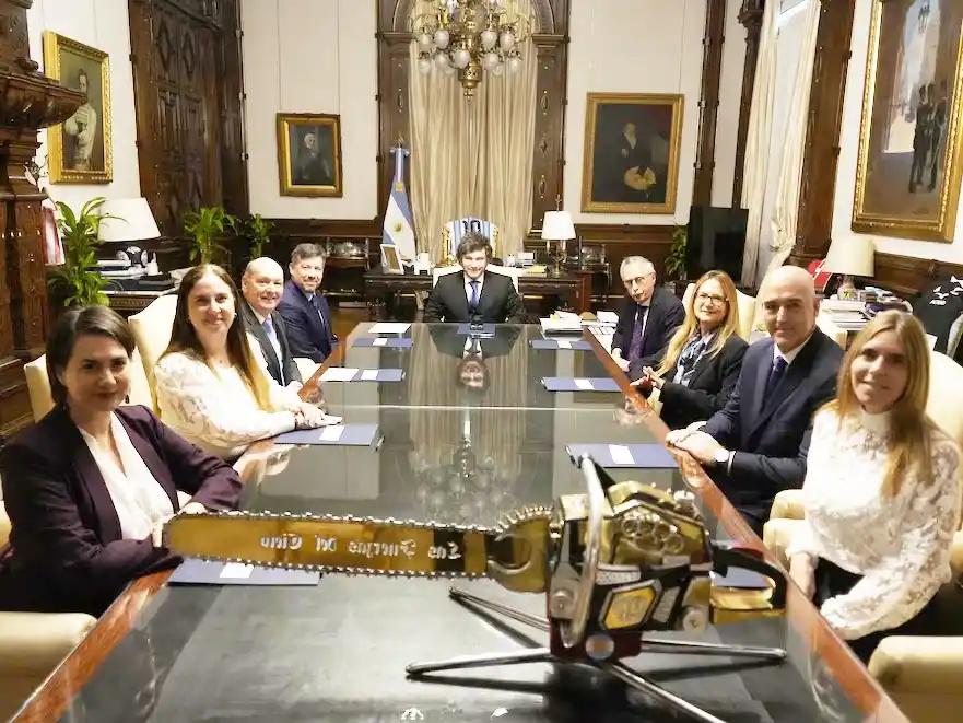 Milei recibió a legisladores de EEUU y anunció una inversión de USD 8.000 millones de farmacéuticas