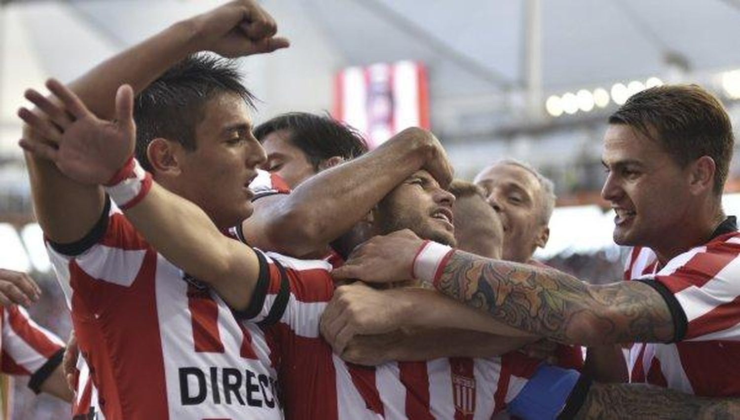 Estudiantes goleó a Gimnasia y se dio otro gusto en el clásico