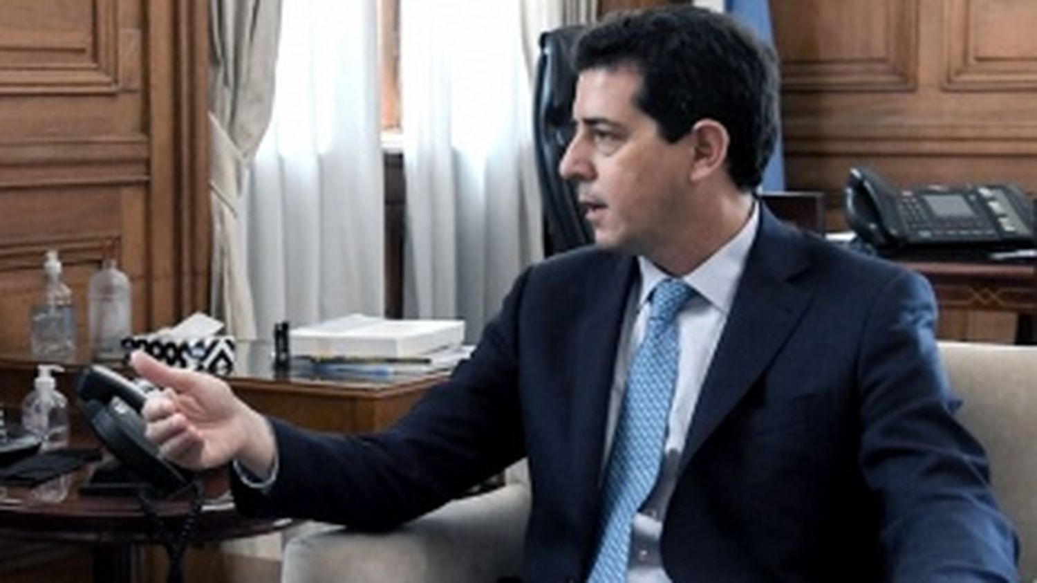 Moreno: Wado De Pedro firmó con la Intendenta Mariel Fernández un convenio para enfrentar el coronavirus