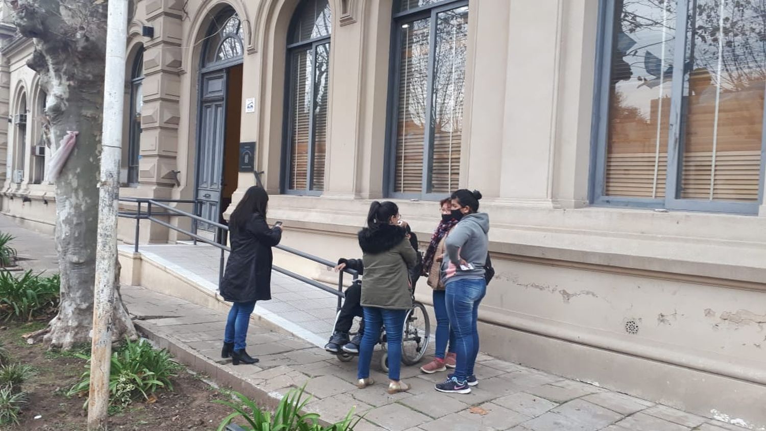 El Juzgado de Paz intervino en el conflicto del joven cuadripléjico encadenado en la Municipalidad