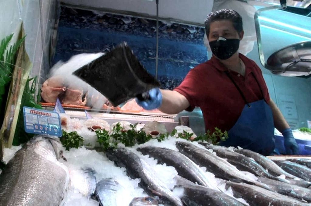 Detectan residuos de 42 fármacos en pescados que se consumen en Córdoba